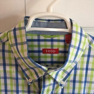 Short sleeve Izod button collar shirt